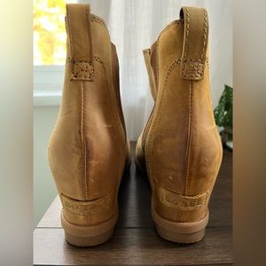 Sorel Joan of Arctic Chelsea Boots